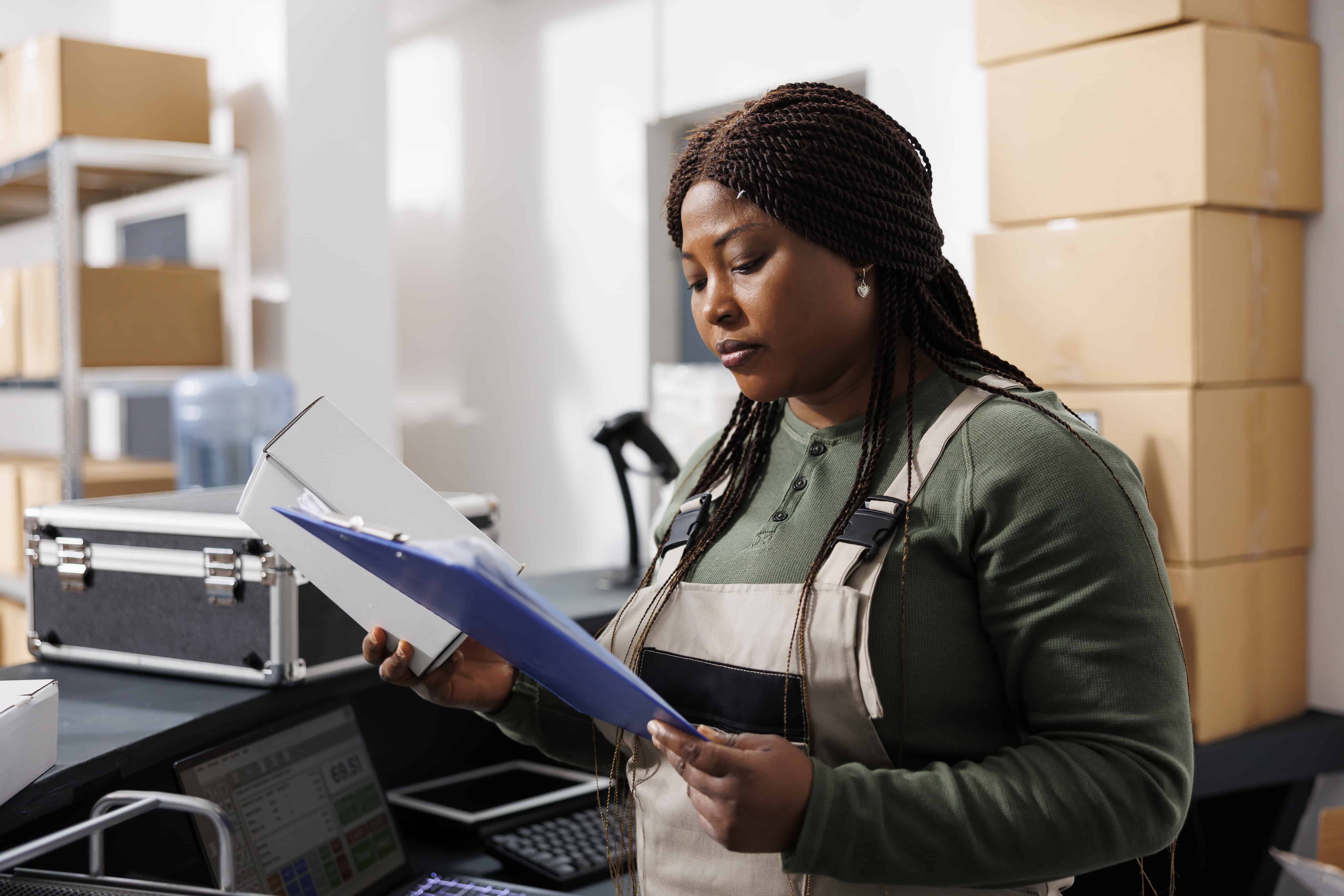 Warehouse team dealing with order and inventory reconciliation challenges