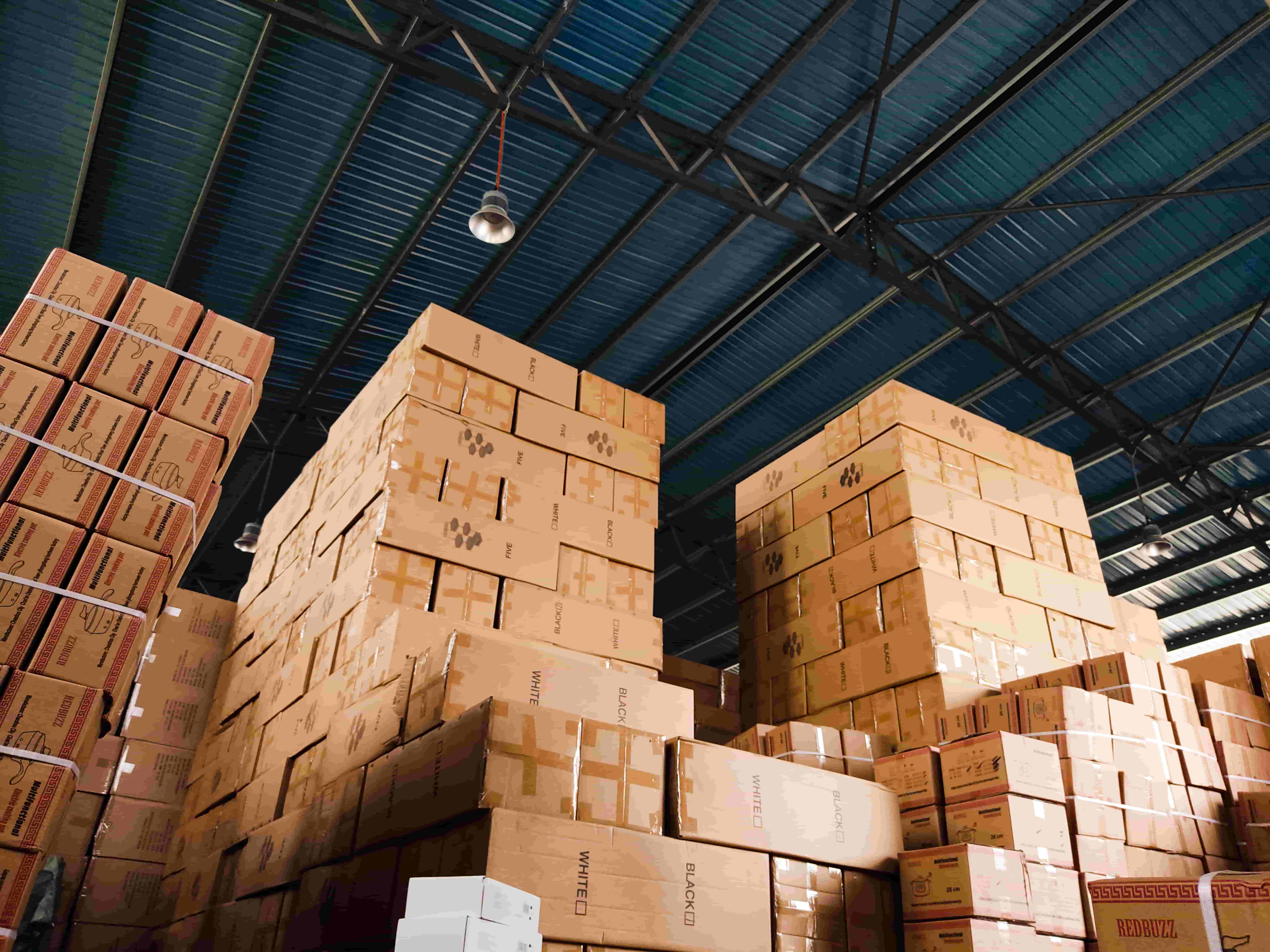 Connected warehouse operation where equipment, records and systems reflect the same operational state